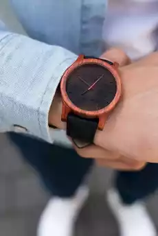 Drewniany zegarek z czarną tarczą i czerwonym sekundnikiem Biżuteria i zegarki Zegarki
