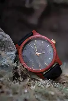 Drewniany zegarek z szarą tarczą i złotymi wskazówkami Biżuteria i zegarki Zegarki