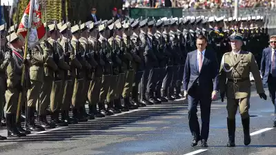  Premier: Będziemy mieć tak silną armię, żeby nie musieć się bronić WIDEO