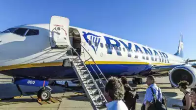 Ryanair,Podróż samolotem,Nowe trasy,Poznan,Zima,Loty Ryanair uruchomi zimą dwie nowe trasy z Polski. Zwiększy też częstotliwość lotów na 5 kierunkach