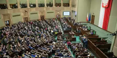  Jest wniosek premiera Morawieckiego ws. referendum. Skierowany został do marszałek Sejmu | Niezalezna.pl